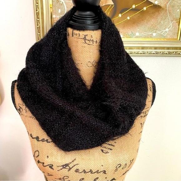Betsey Johnson Accessories - BETSEY Johnson neck scarf NWOT black